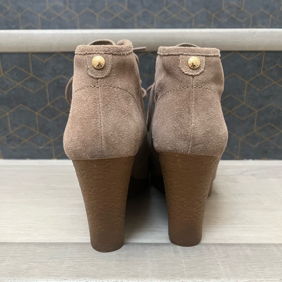 Michael Kors Wedge Bootie Tan Size 8 - Picture 2 of 4